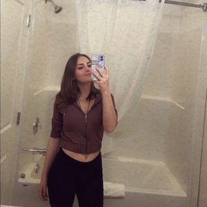 Meet your Posher, Leah